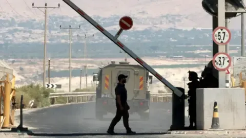 Two Individuals Gunned Down in Attack Near Jordan-West Bank Passage, Israel's Defense Forces Reports